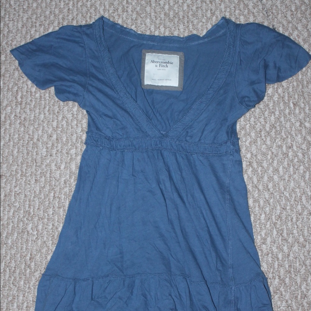 Abercrombie light blue tee